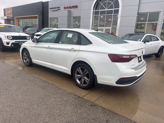 Used 2023 Volkswagen Jetta SE FWD image 3