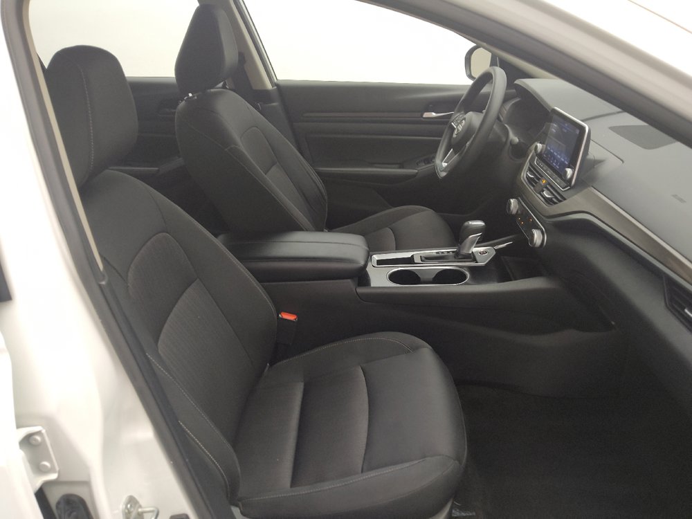 Used 2024 Nissan Altima 2.5 SV FWD image 21