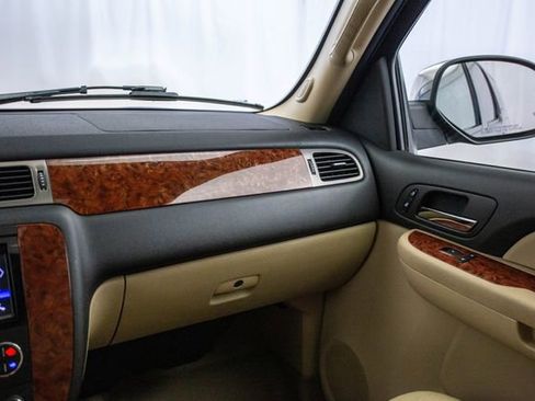 Used 2008 Chevrolet Tahoe LTZ w/ LTZ Preferred Equipment Group image 5