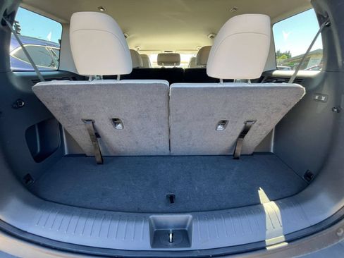Used 2025 Hyundai Santa Fe SEL FWD image 33