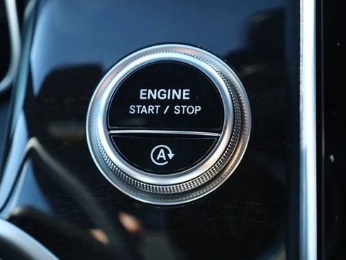 Certified 2025 Mercedes-Benz GLC 300 4MATIC image 19