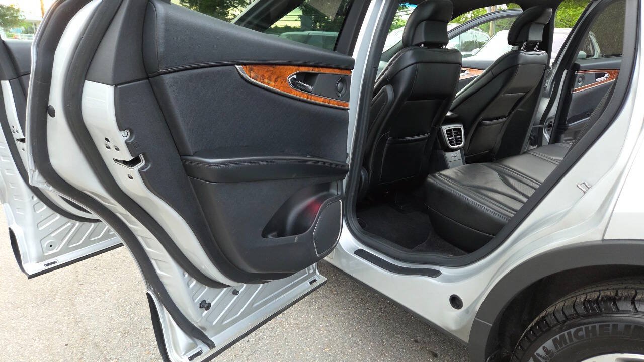 Used 2016 Lincoln MKX Select w/ Select Plus Package AWD/4WD image 29