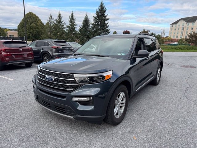 Used 2022 Ford Explorer XLT w/ Equipment Group 202A AWD/4WD image 3