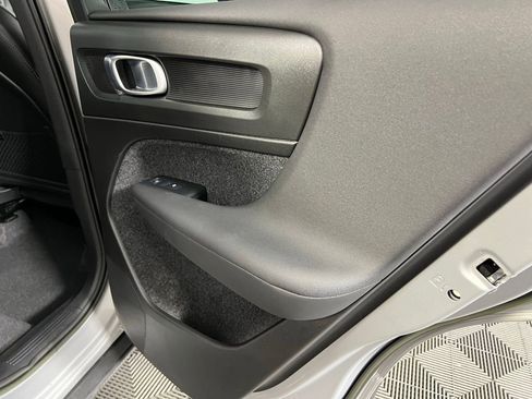 Used 2023 Volvo XC40 B5 Plus w/ Protection Package Premier image 31