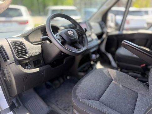 Used 2025 RAM ProMaster 2500 w/ Convenience Group FWD image 14