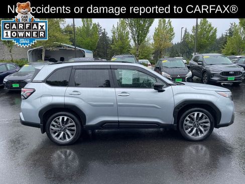 Used 2025 Subaru Forester Touring AWD/4WD image 5
