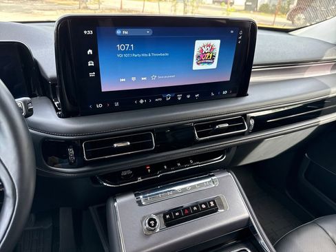 Used 2025 Lincoln Aviator 2WD image 20
