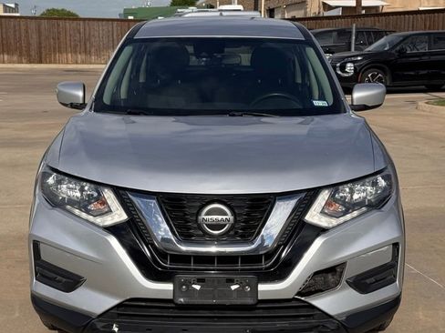 Used 2019 Nissan Rogue S image 1