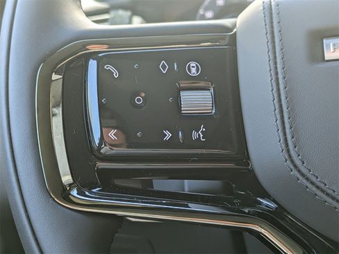 New 2026 Land Rover Range Rover Velar Dynamic SE image 23