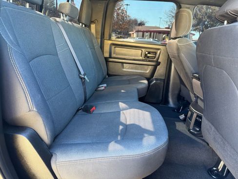 Used 2024 RAM 2500 Tradesman w/ Chrome Appearance Group image 21