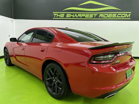 Used 2019 Dodge Charger SXT w/ Blacktop Package RWD image 6