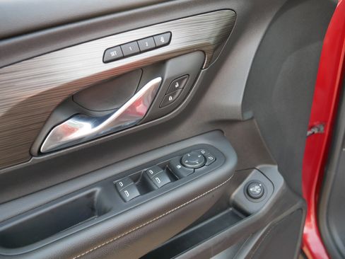 Used 2023 GMC Terrain SLT image 19