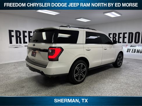Used 2019 Ford Expedition Limited w/ Equipment Group 303A RWD image 4