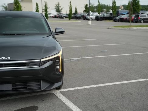 Used 2025 Kia K4 FWD image 44