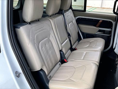 Used 2020 Land Rover Defender 110 HSE image 21