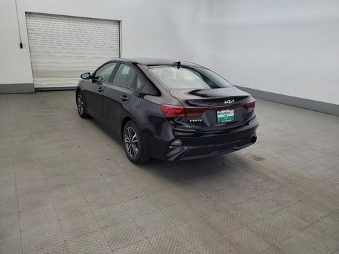 Used 2023 Kia Forte LXS w/ LXS Technology Package FWD image 5