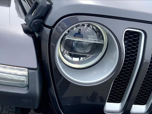 Used 2021 Jeep Wrangler Unlimited Sahara AWD/4WD image 26