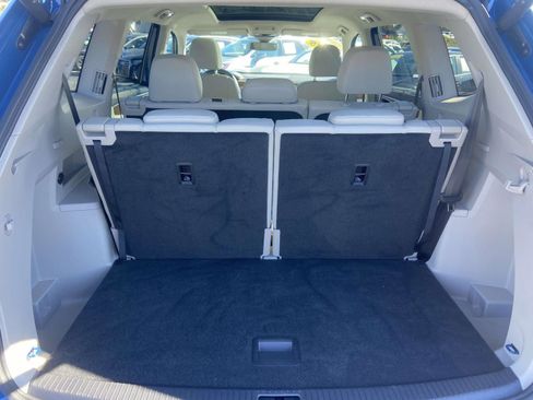 Certified 2025 Volkswagen Atlas SE w/ Panoramic Sunroof Package image 12