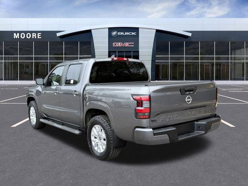 Used 2022 Nissan Frontier SV image 5