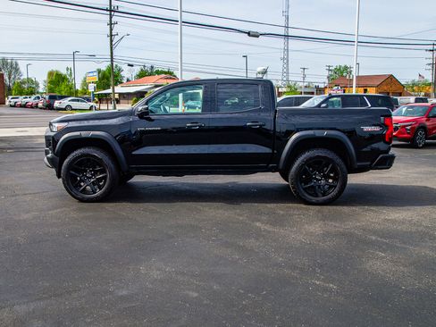Used 2024 Chevrolet Colorado Trail Boss w/ Technology Package image 4