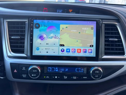 Used 2019 Toyota Highlander XLE AWD/4WD image 21