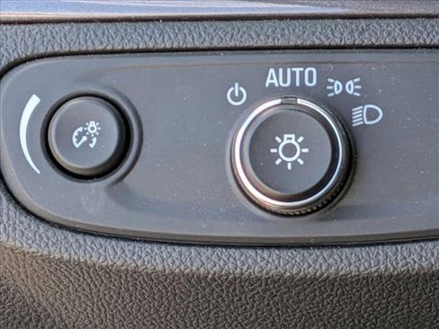 Used 2020 Buick Encore Preferred w/ Safety Package FWD image 12