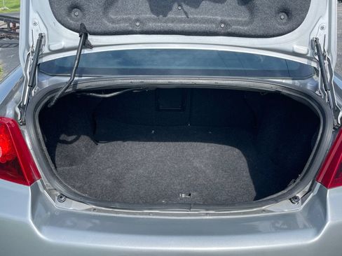 Used 2013 Dodge Avenger SE FWD image 17