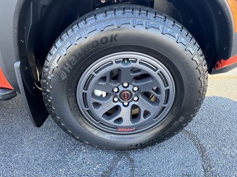 Used 2025 Nissan Frontier PRO-4X w/ Pro Convenience Package image 10