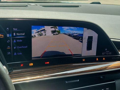 Used 2023 Cadillac Escalade Premium Luxury image 27