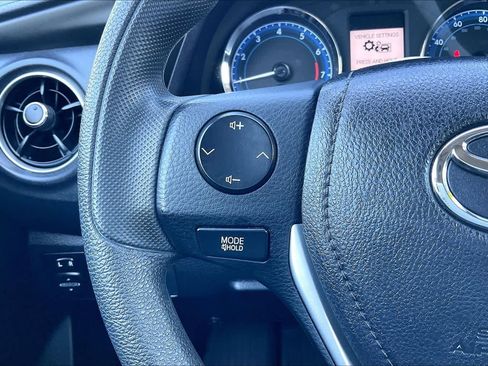 Used 2018 Toyota Corolla LE image 22