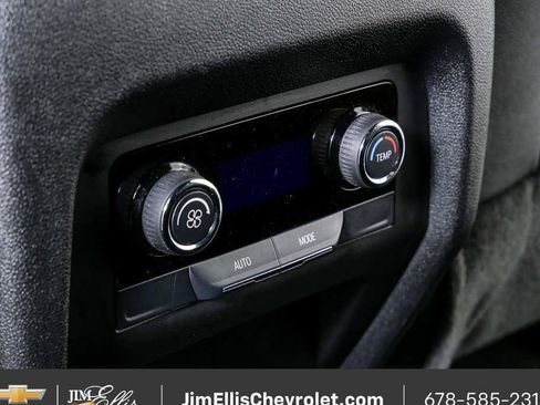 Certified 2025 Chevrolet Traverse LT FWD image 19