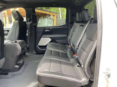 Used 2025 GMC Sierra EV Denali AWD/4WD image 16