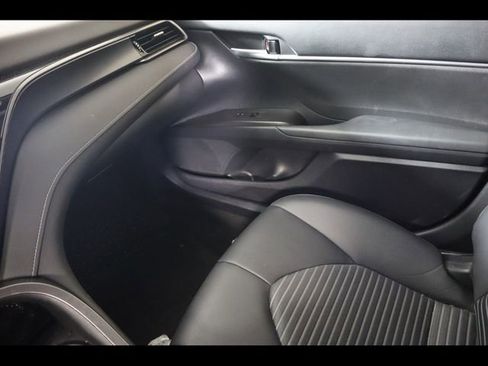 Used 2024 Toyota Camry SE image 20