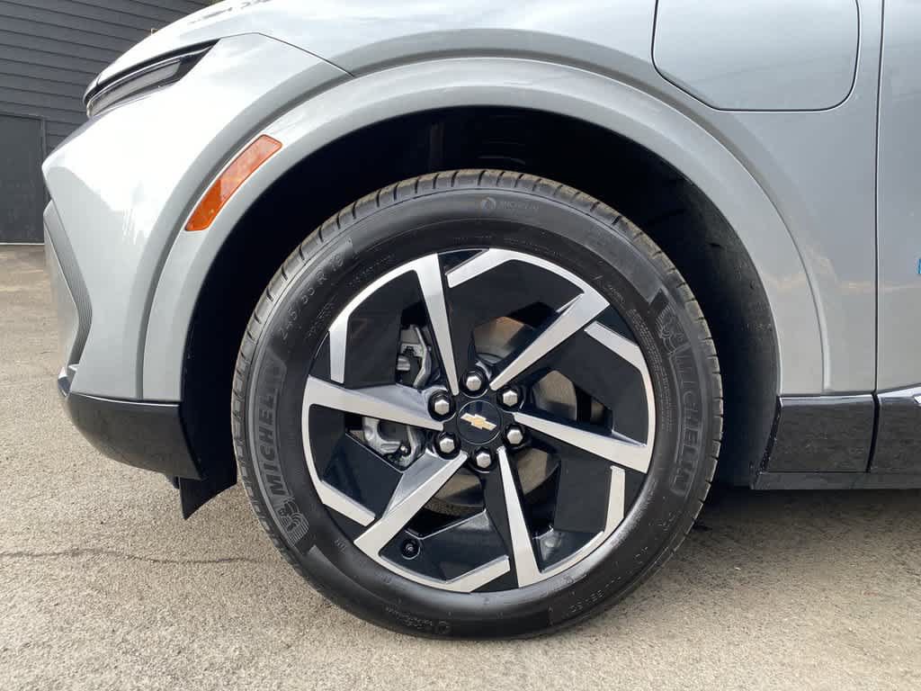 Used 2024 Chevrolet Equinox EV LT w/ LPO, Blackout Package AWD/4WD image 11