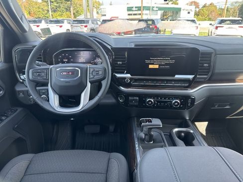 New 2026 GMC Sierra 1500 Elevation image 12