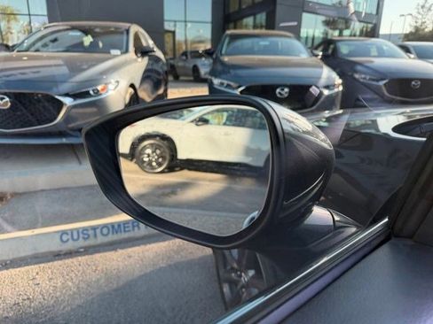 Used 2019 MAZDA MAZDA3 AWD Hatchback w/ Preferred Pkg image 9