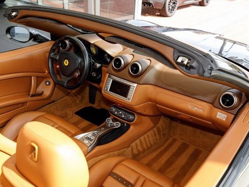 Used 2010 Ferrari California image 36