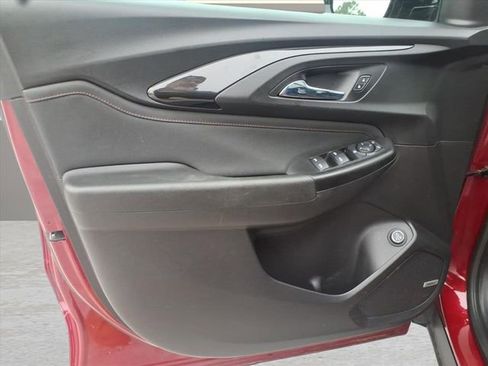 Used 2021 Chevrolet TrailBlazer RS w/ Sun and Liftgate Package image 16