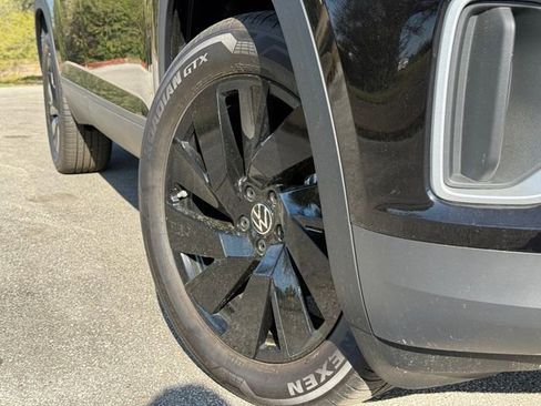 New 2026 Volkswagen Atlas SE image 2