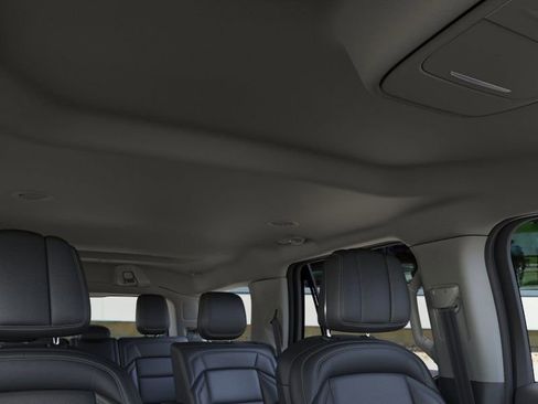 New 2026 Lincoln Navigator Premiere image 22