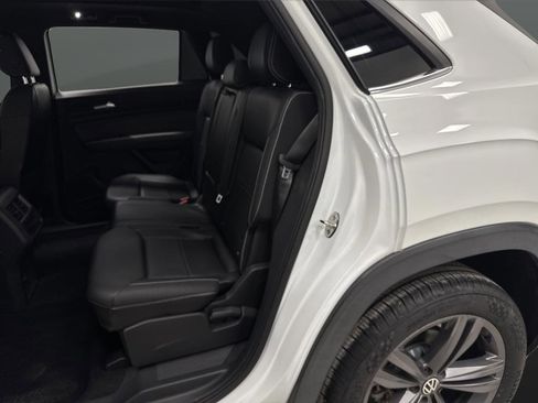 Used 2021 Volkswagen Atlas Cross Sport SE w/ Panoramic Sunroof Package image 28