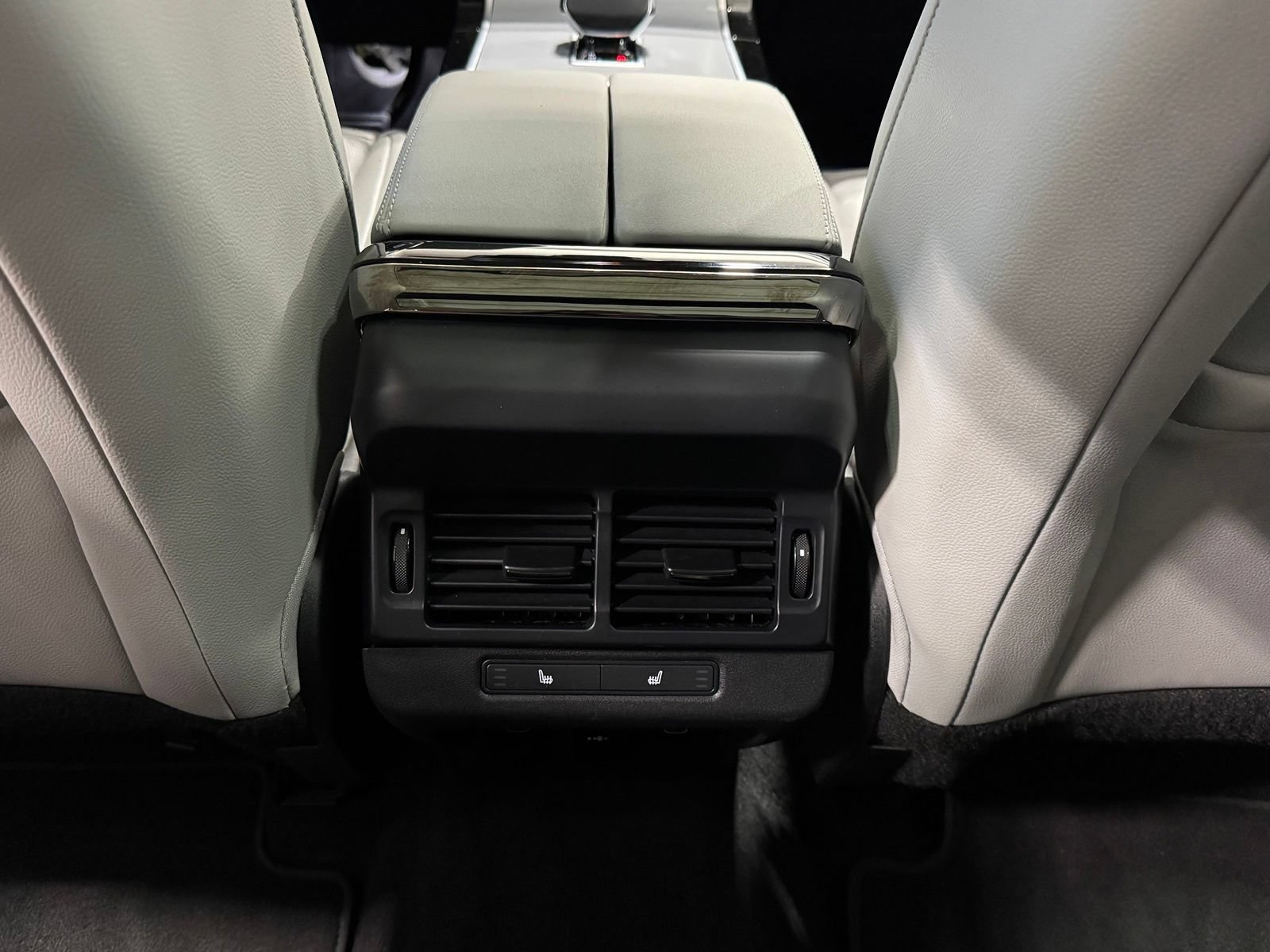 Used 2024 Land Rover Range Rover Evoque S AWD/4WD image 40