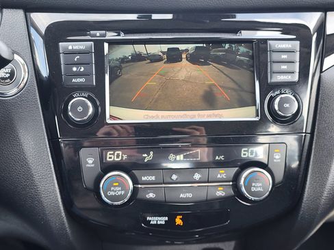 Used 2021 Nissan Rogue Sport SV image 15