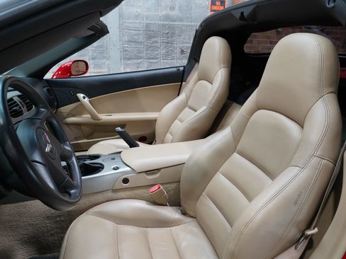Used 2005 Chevrolet Corvette Coupe w/ Preferred Equipment Group RWD image 41