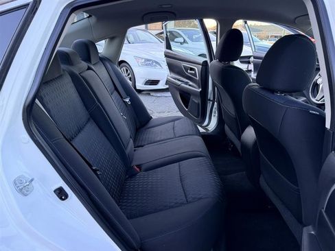 Used 2018 Nissan Altima 2.5 SV image 15