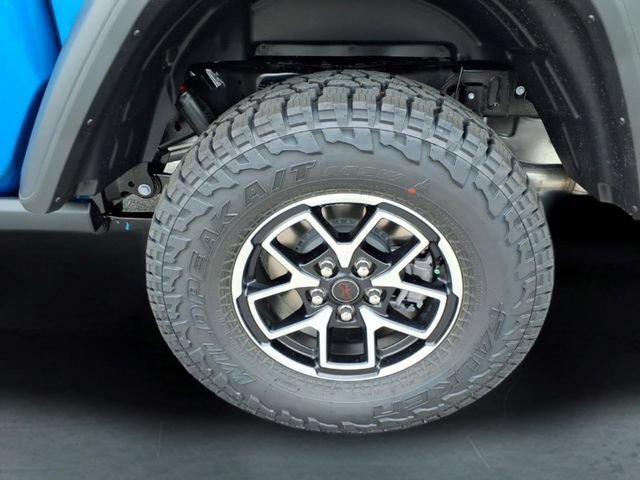 New 2026 Jeep Gladiator Rubicon w/ Steel Power Dome Hood Package AWD/4WD image 10