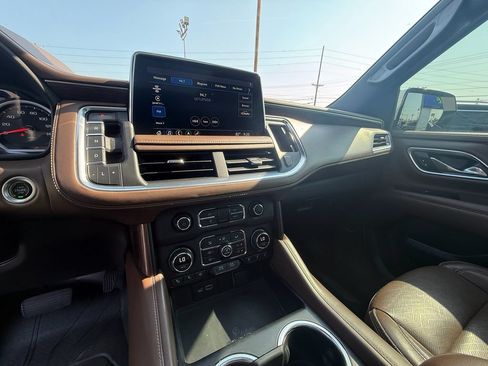 Used 2021 Chevrolet Tahoe High Country w/ Premium Package AWD/4WD image 17