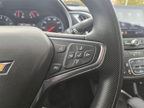 Used 2023 Chevrolet Malibu LT image 9