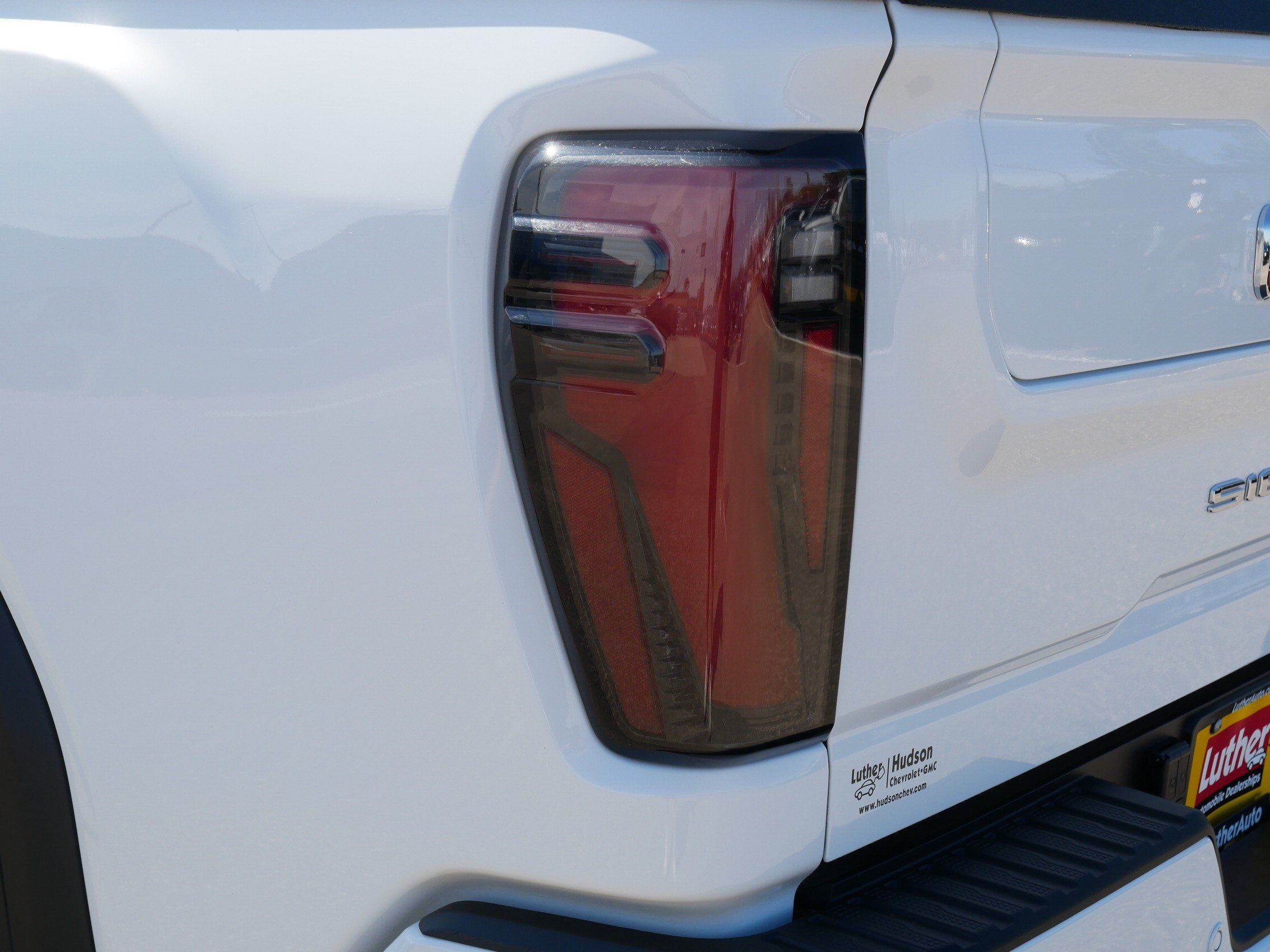 Used 2024 GMC Sierra 2500 AT4 w/ AT4 Premium Plus Package AWD/4WD image 17