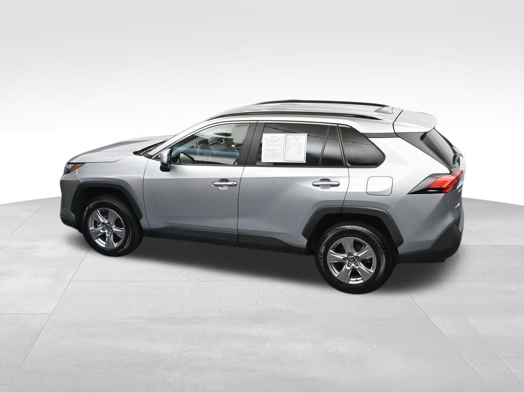 Used 2025 Toyota RAV4 XLE FWD image 34
